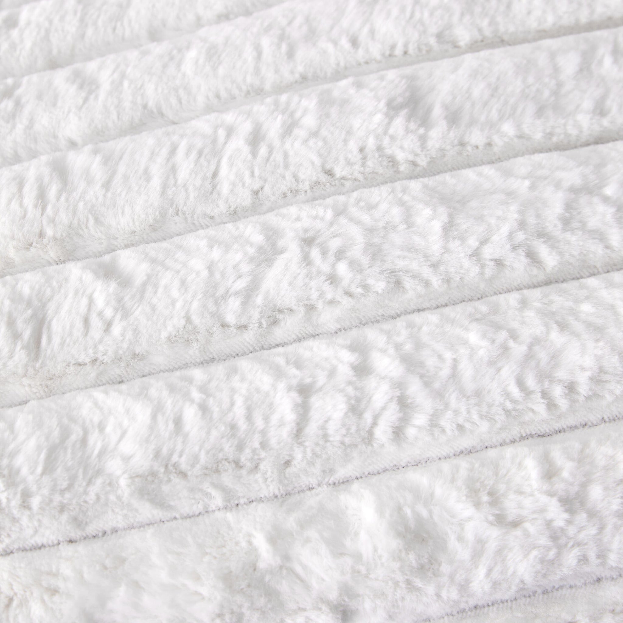 Luxe Rib Faux Fur Blanket Antique White 150x200cm