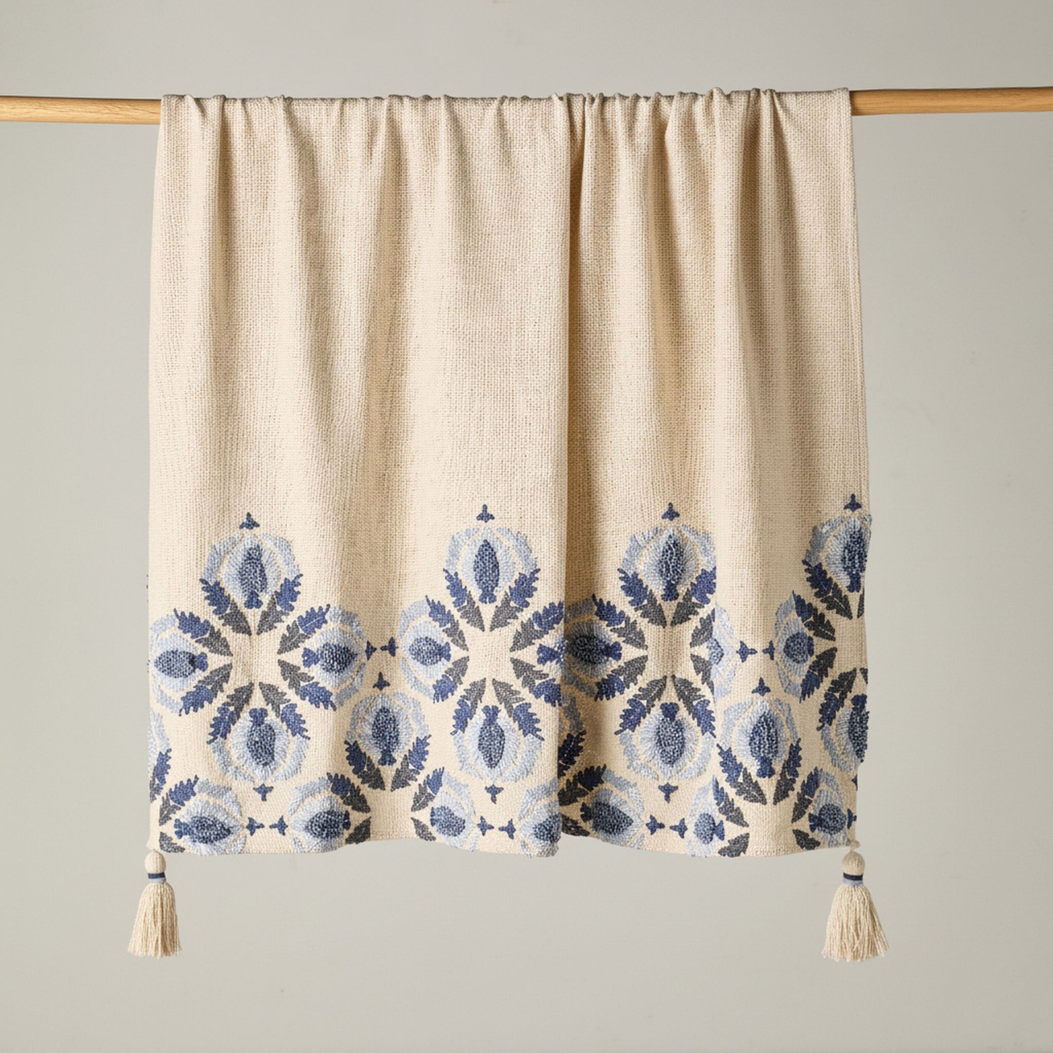 Nila Embroidered Throw