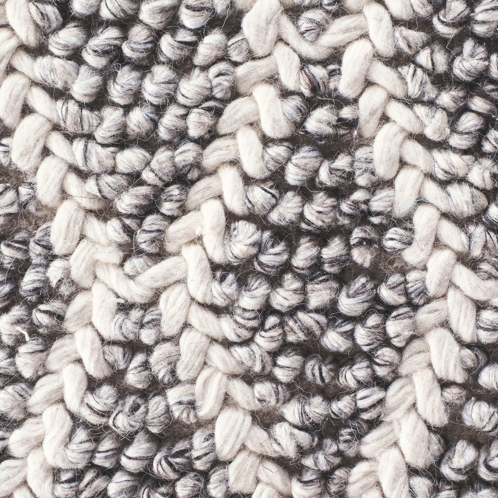 Braided Diamond Hand Woven Grey & Cream Wool Rug 400x300cm