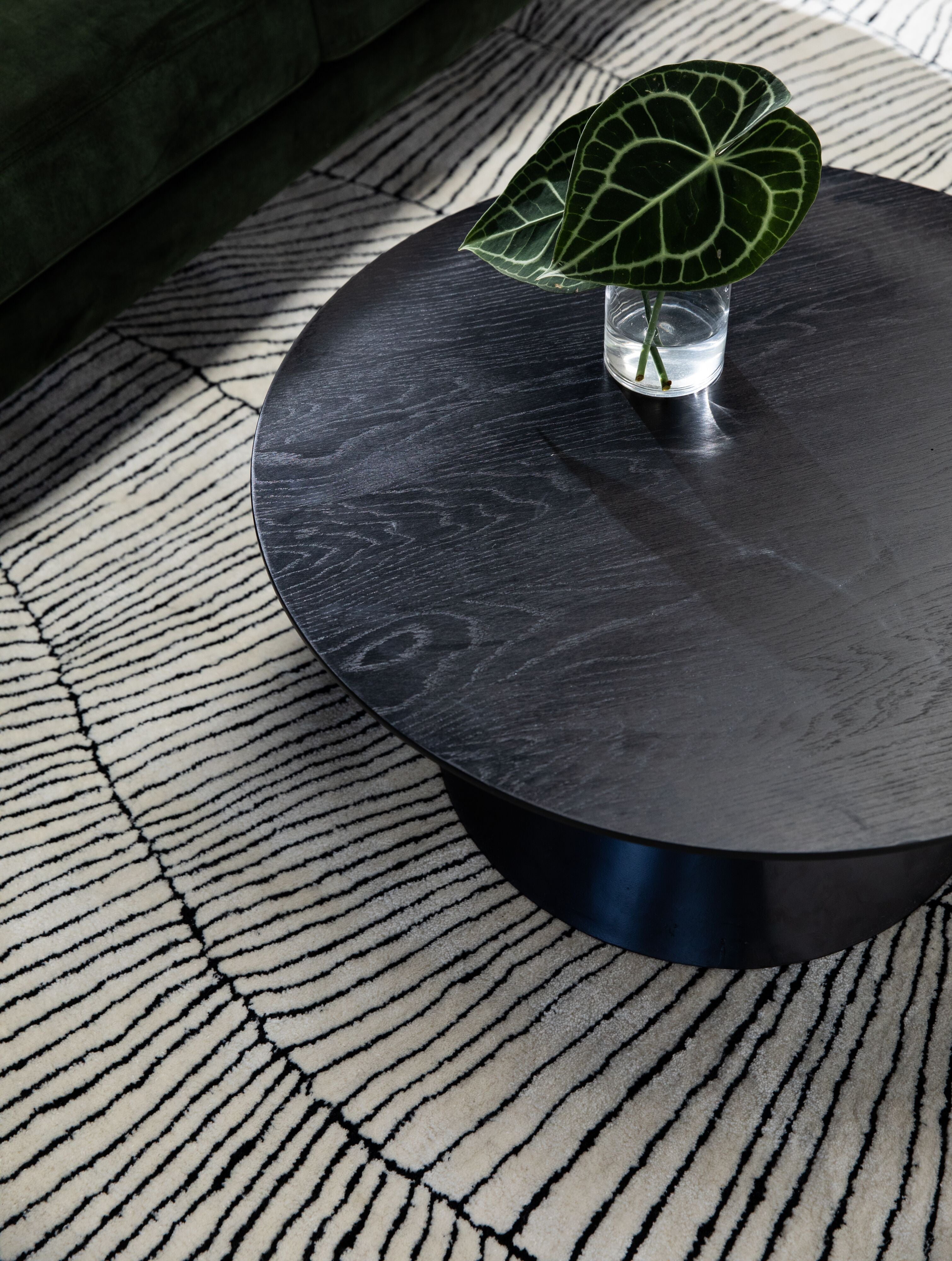 Geo Wave Hand-Tufted Black & White Rug 400x300cm – Early Settler AU