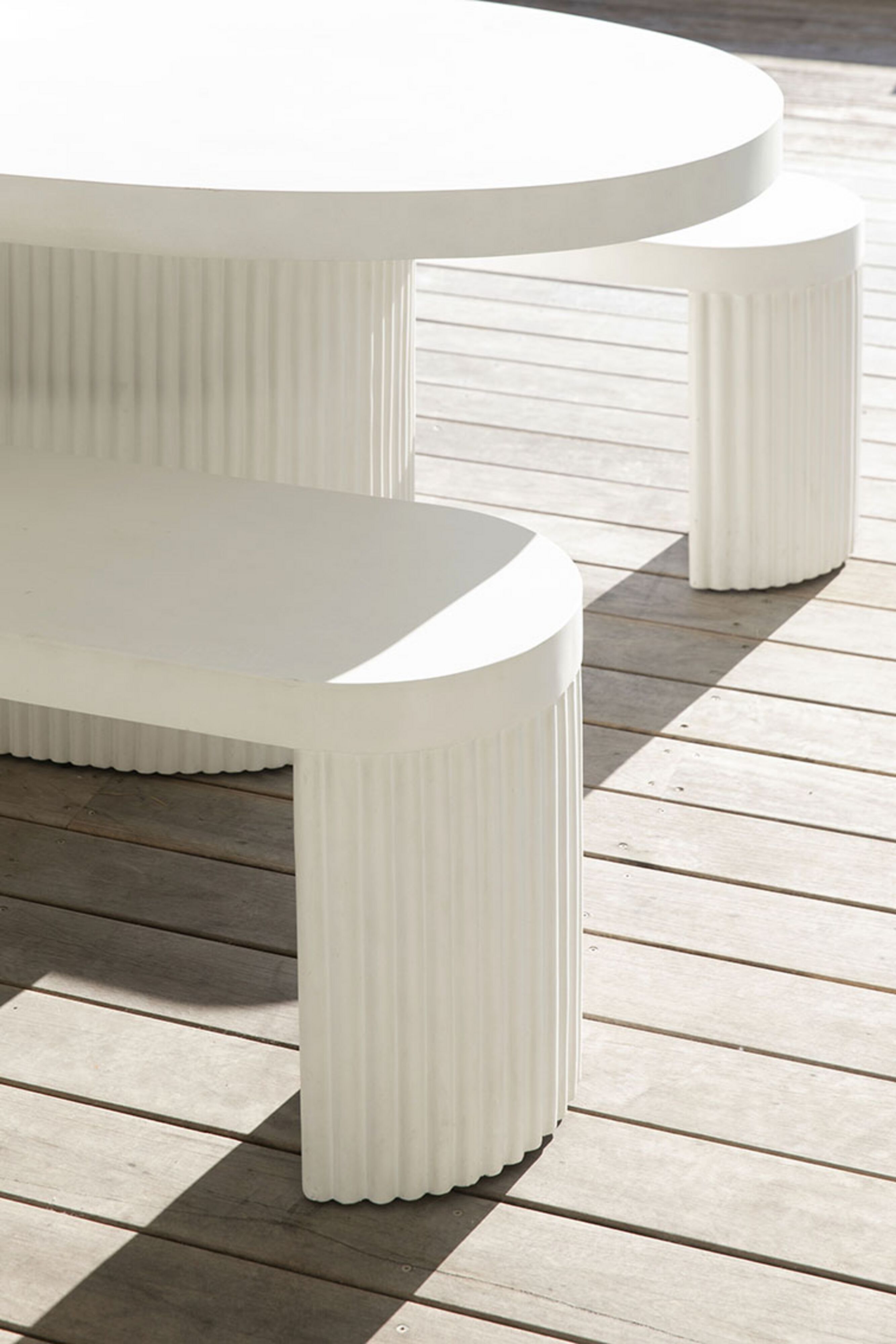 Ripple Curved Outdoor Dining Table – Early Settler AU