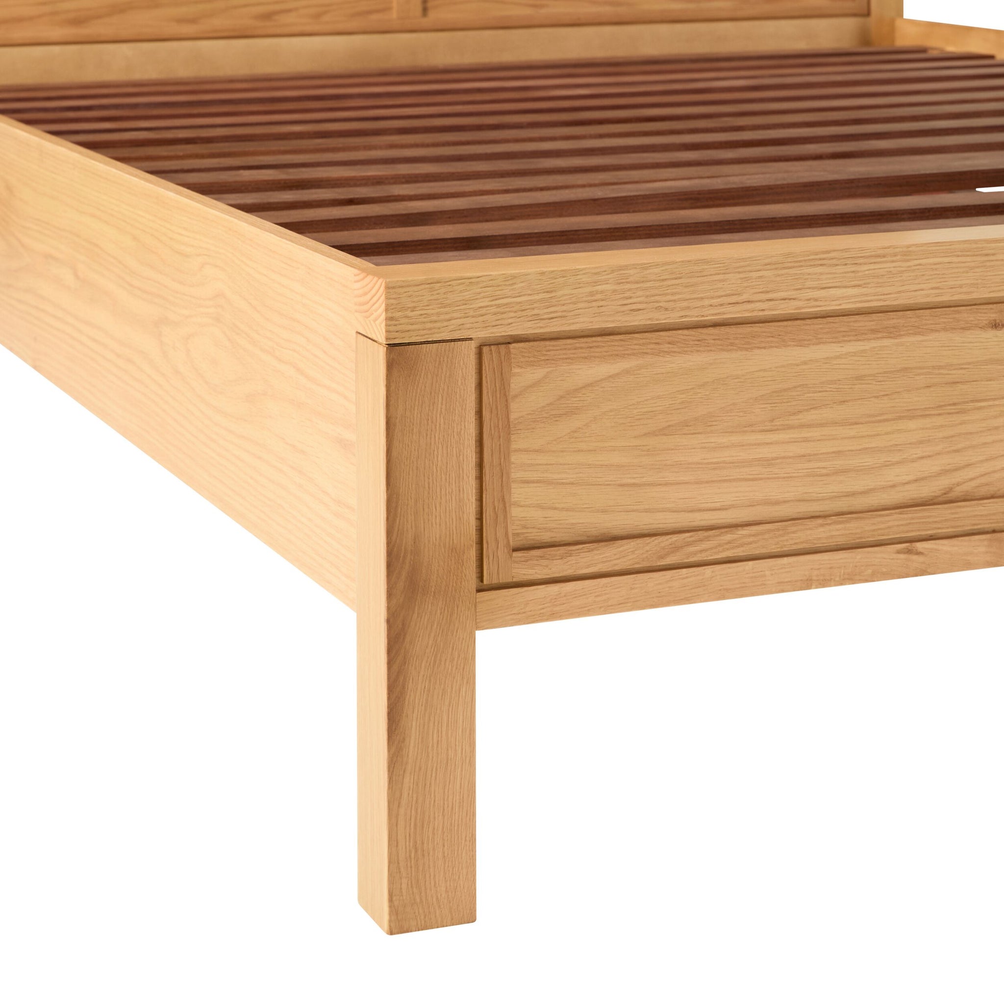 Avalon King Bed Light Oak