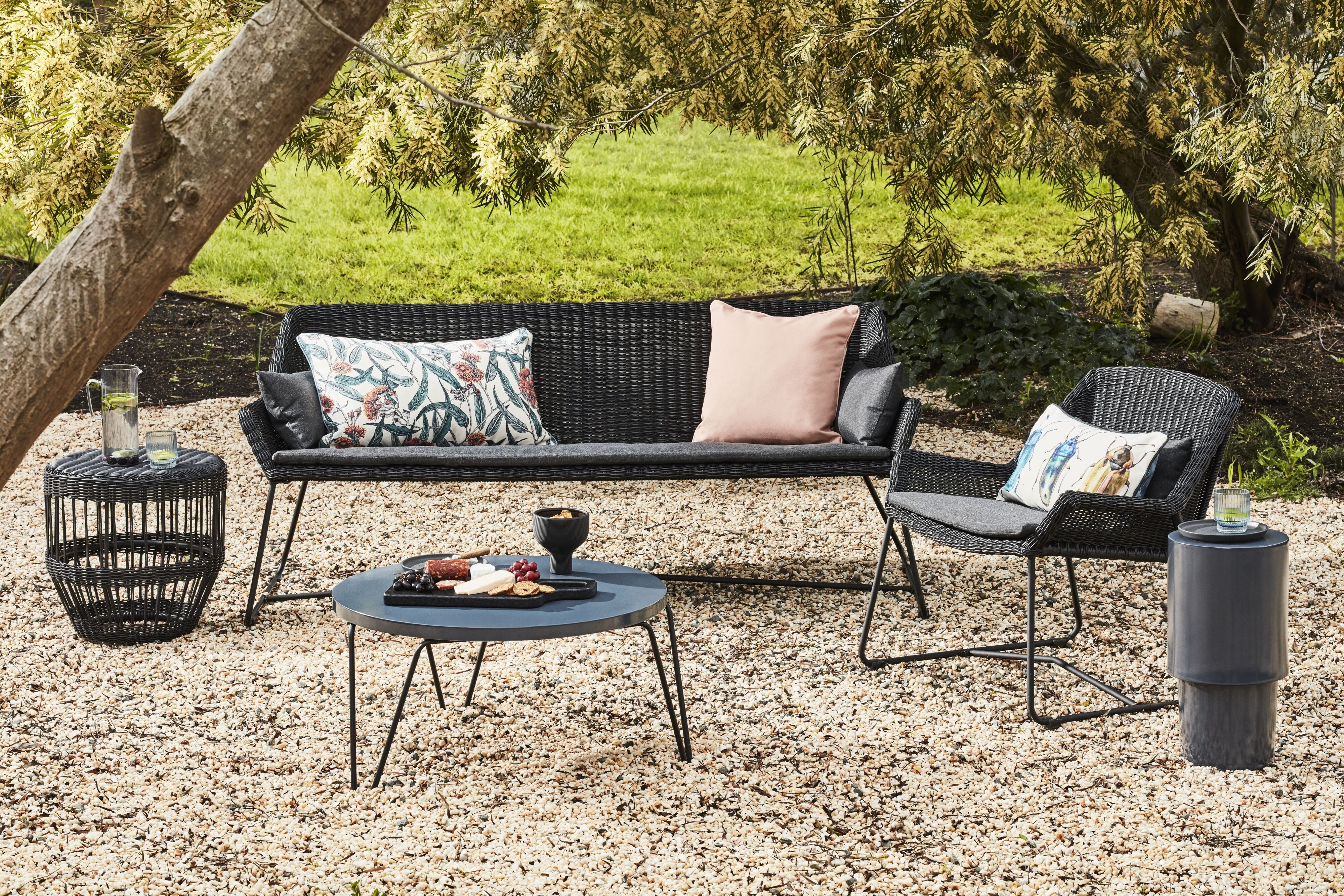 Early settler on sale outdoor lounge