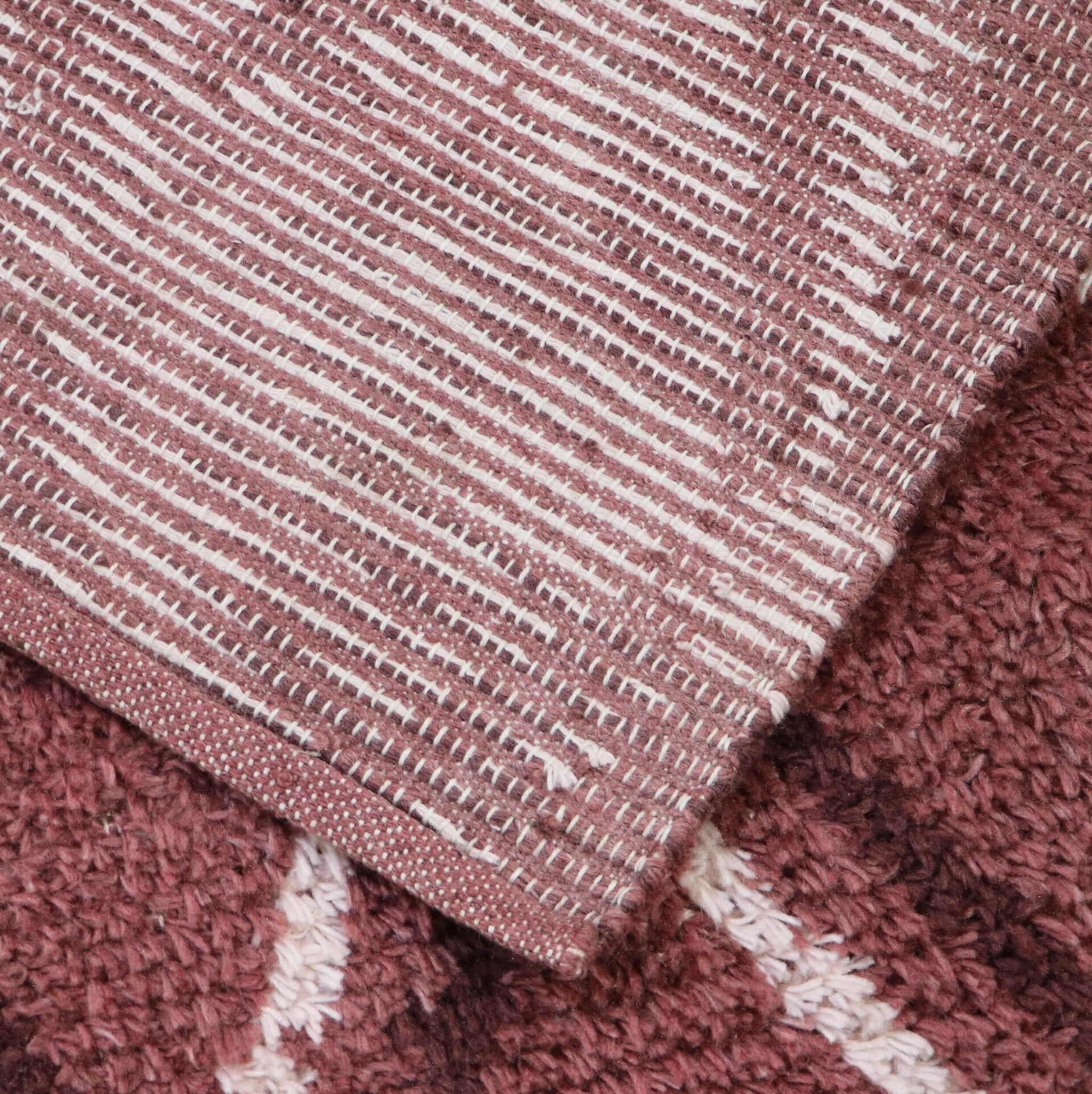 Modessa Lattice Shag Rug Berry 240x300cm