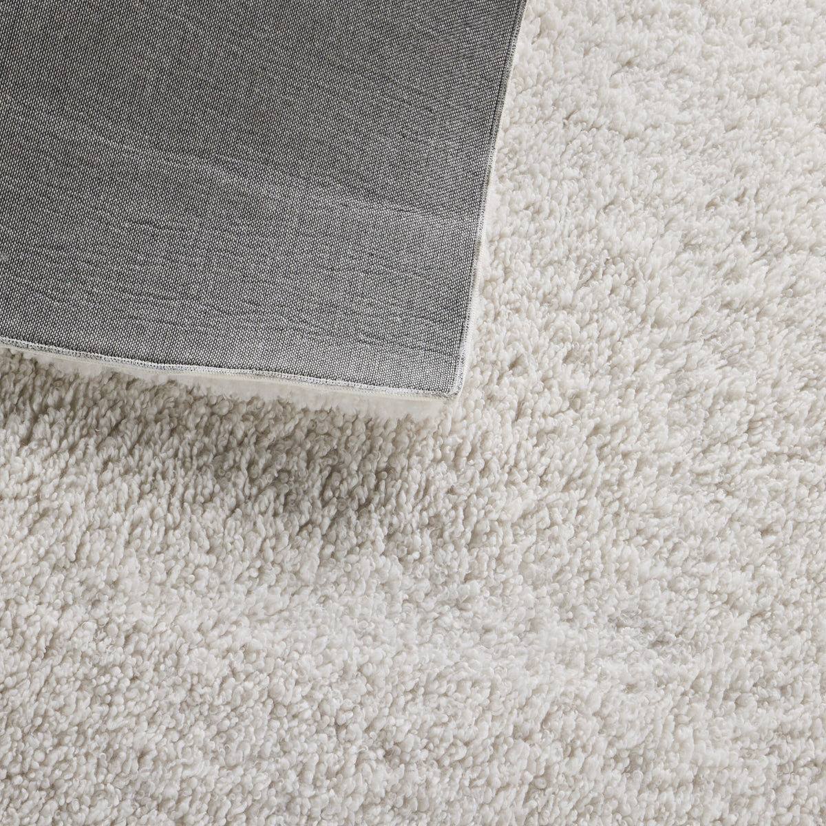 Shaggy Loop Pile Rug Ivory 150x240cm