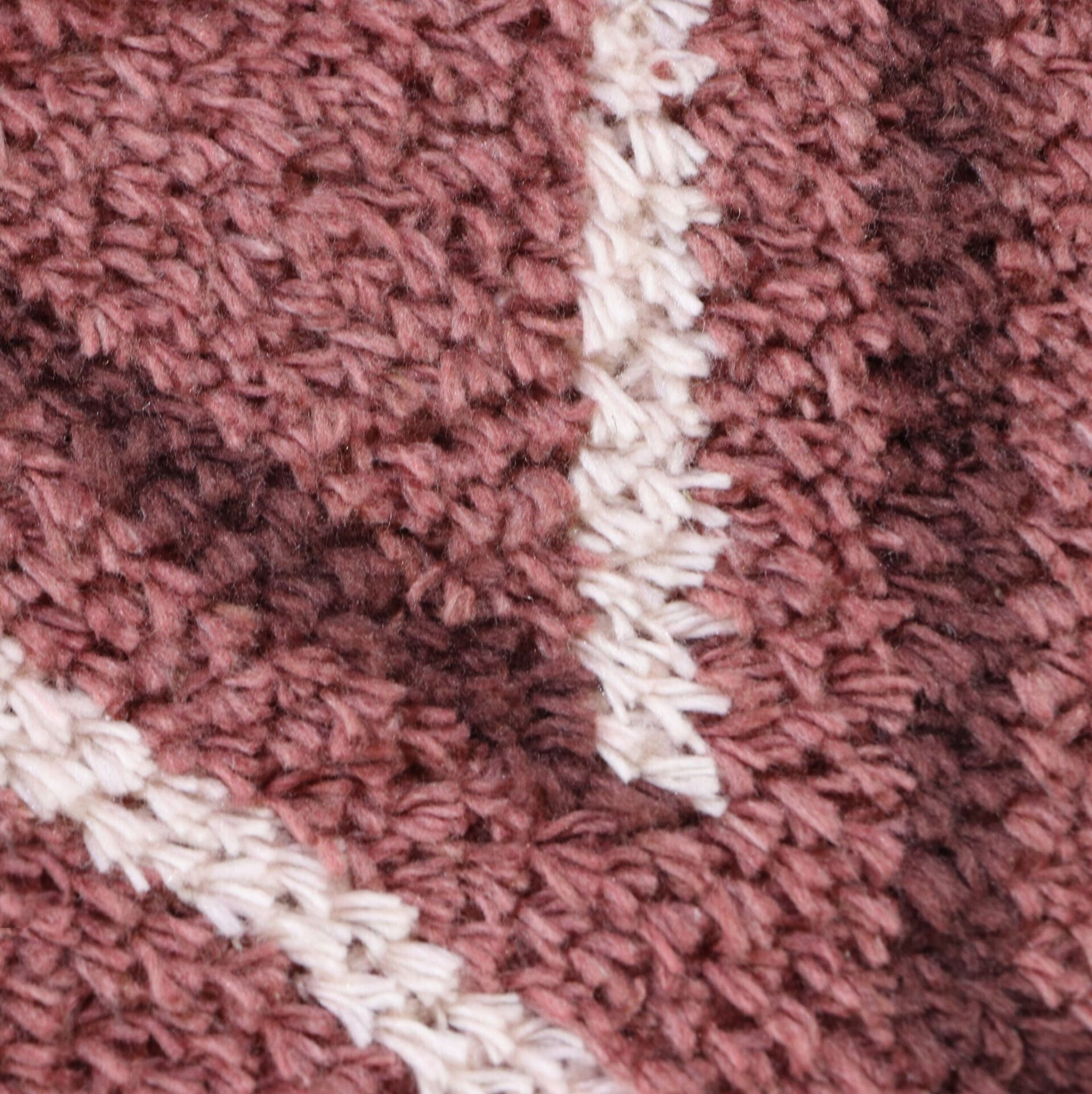 Modessa Lattice Shag Rug Berry 240x300cm